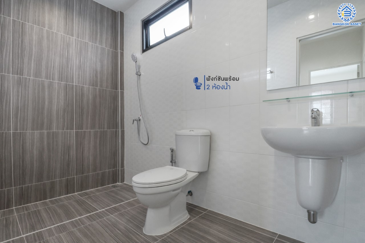 บ้านมือสองตกแต่งใหม่ ม.บัวทองธานีพาร์ค กาญจนาฯ-บางบัวทอง ทาวน์เฮ้าส์พร้อมเข้าอยู่ เนื้อที่ 19.5 ตร.ว. ฟังก์ชัน 3 ห้องนอน 2 ห้องน้ำ 1 ที่จอดรถ บนทำเลเดินทางสะดวก เข้า-ออกได้ทั้ง ถ.กาญจนาฯ และ ถ. บางกรวย-ไทรน้อย ใกล้ทางด่วน, เซ็นทรัลเวสต์เกต และรถไฟฟ้าสายสีม่วง "สถานีคลองบางไผ่"…